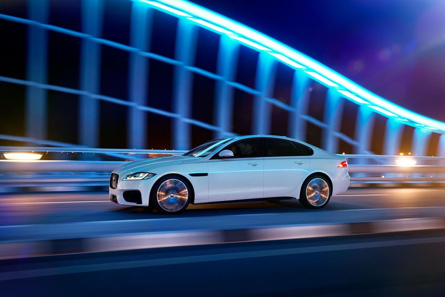  Jaguar XF S AWD 2015 года  (фото 42 из 43)